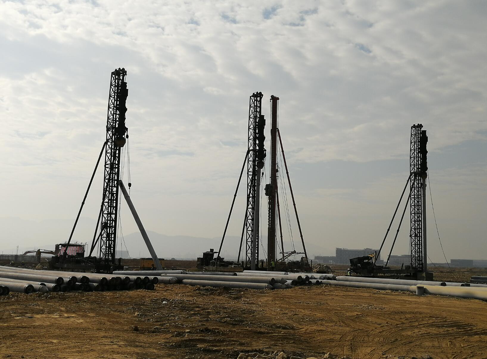 珠海华润化学材料三期50万吨聚酯项目桩基础分包工程-现场情况