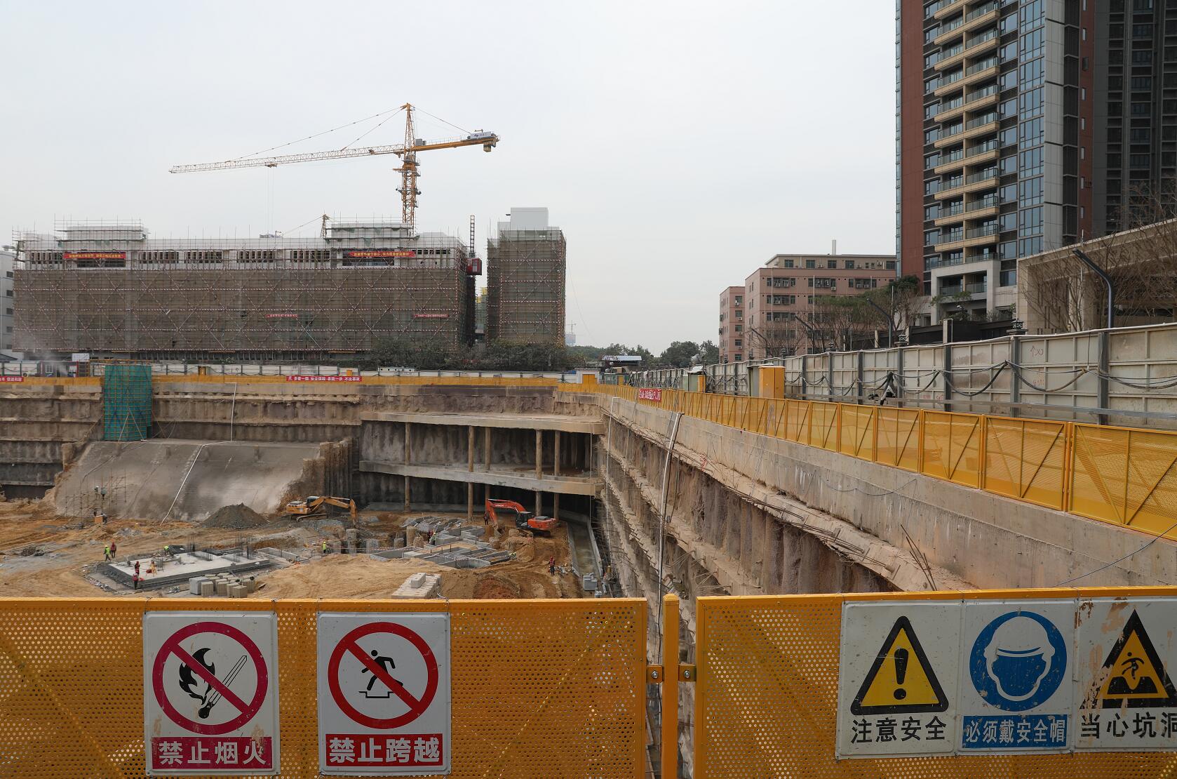 光明大丰安星河天地基坑支护工程2021.9.6日施工现场