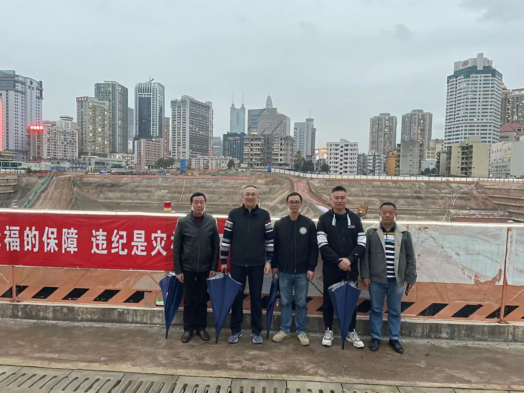 宋总带领公司领导到罗湖工地指导工作