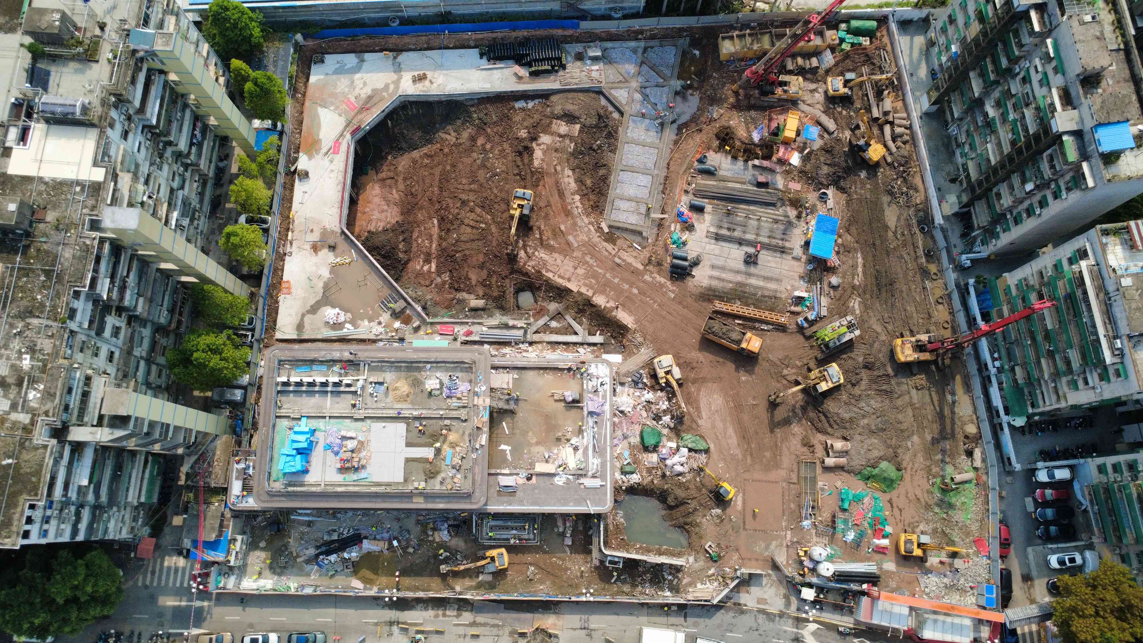 越秀海珠区 AH020216 地块项目2025.3.31-4.6施工剪影