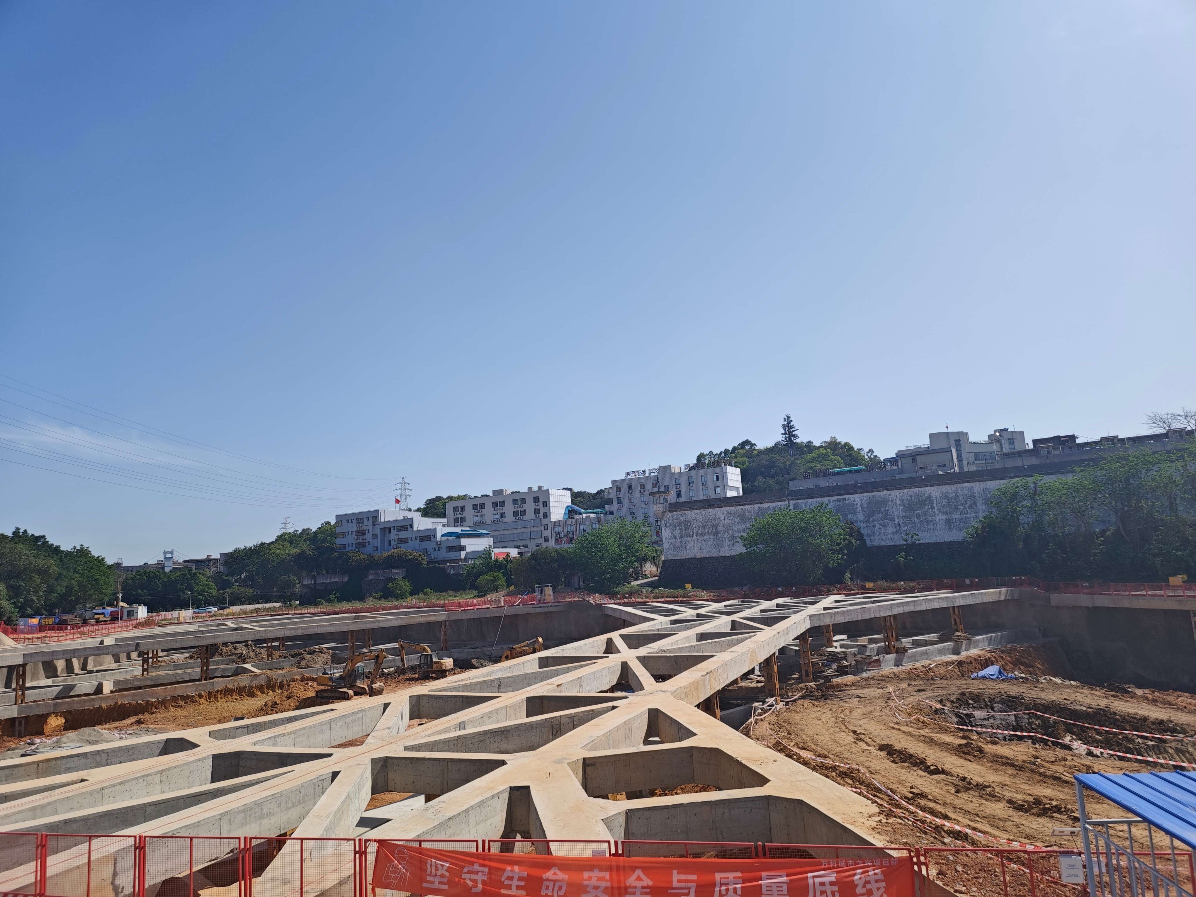 广州万科城市之光金融地块桩基及基坑支护工程2025.4.14-4.20施工剪影