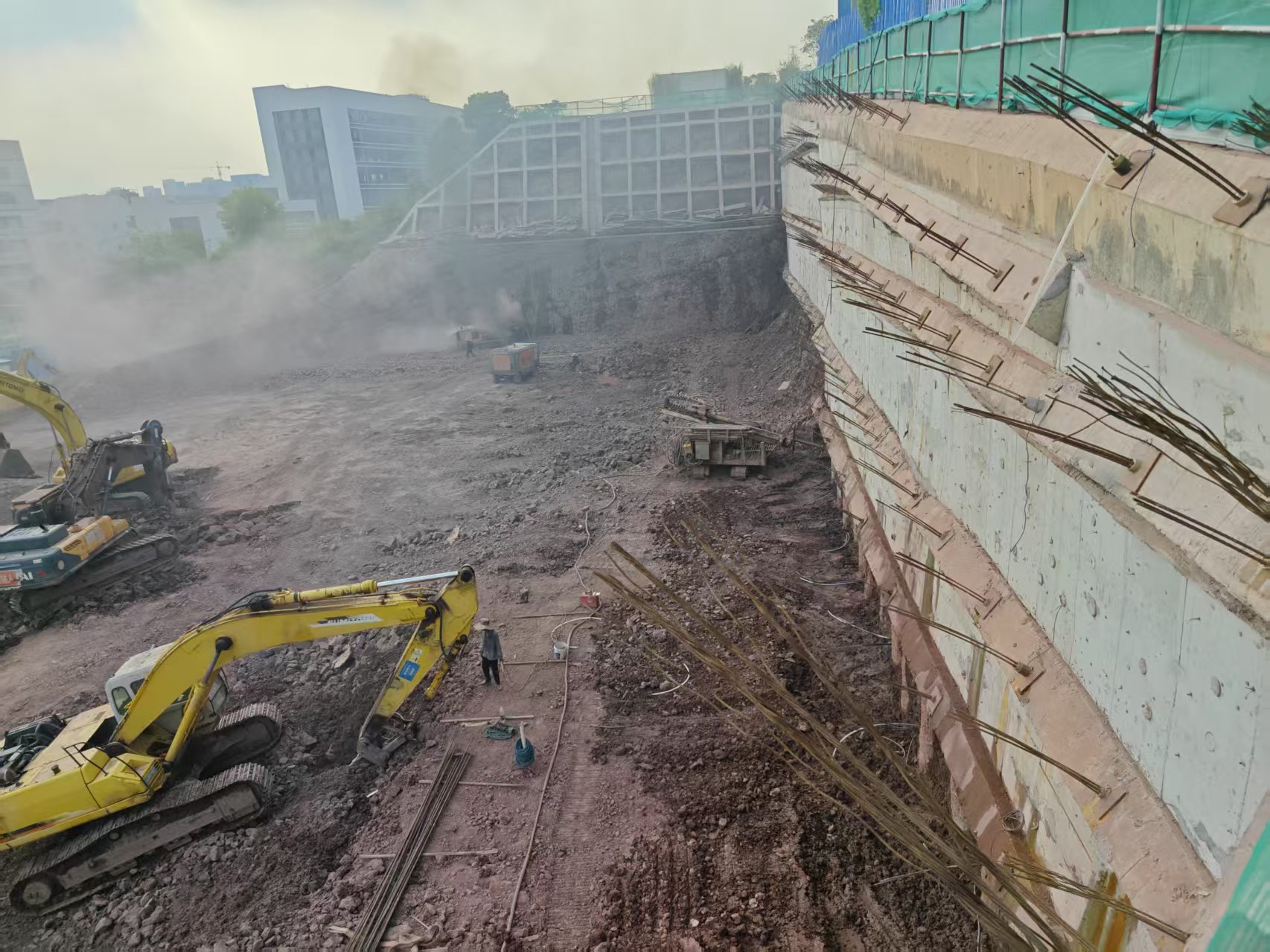 星河仲恺冠誉府21、22地块及洋里公园基坑支护工程2025.7.1-7.6施工剪影