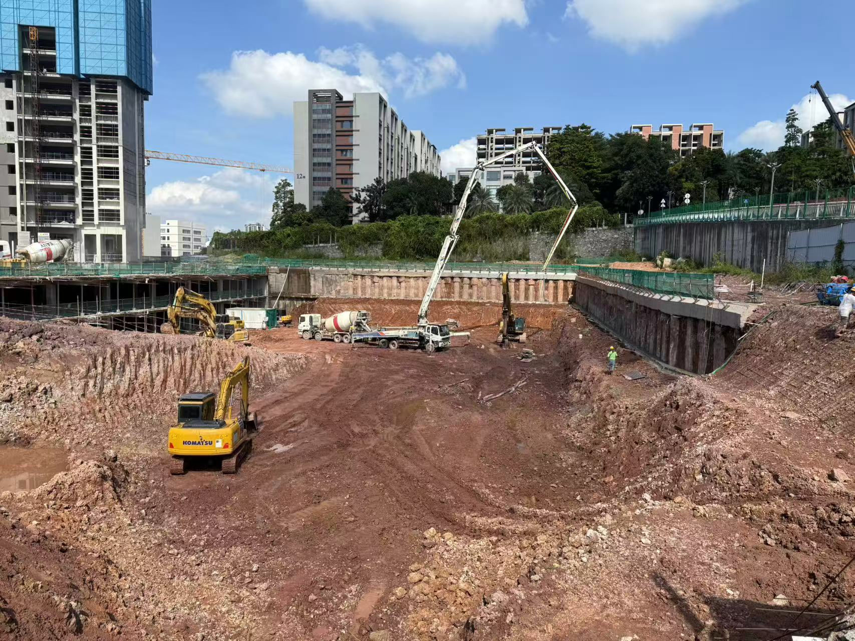 星河仲恺冠誉府21、22地块及洋里公园基坑支护工程2025.10.13-10.19施工剪影