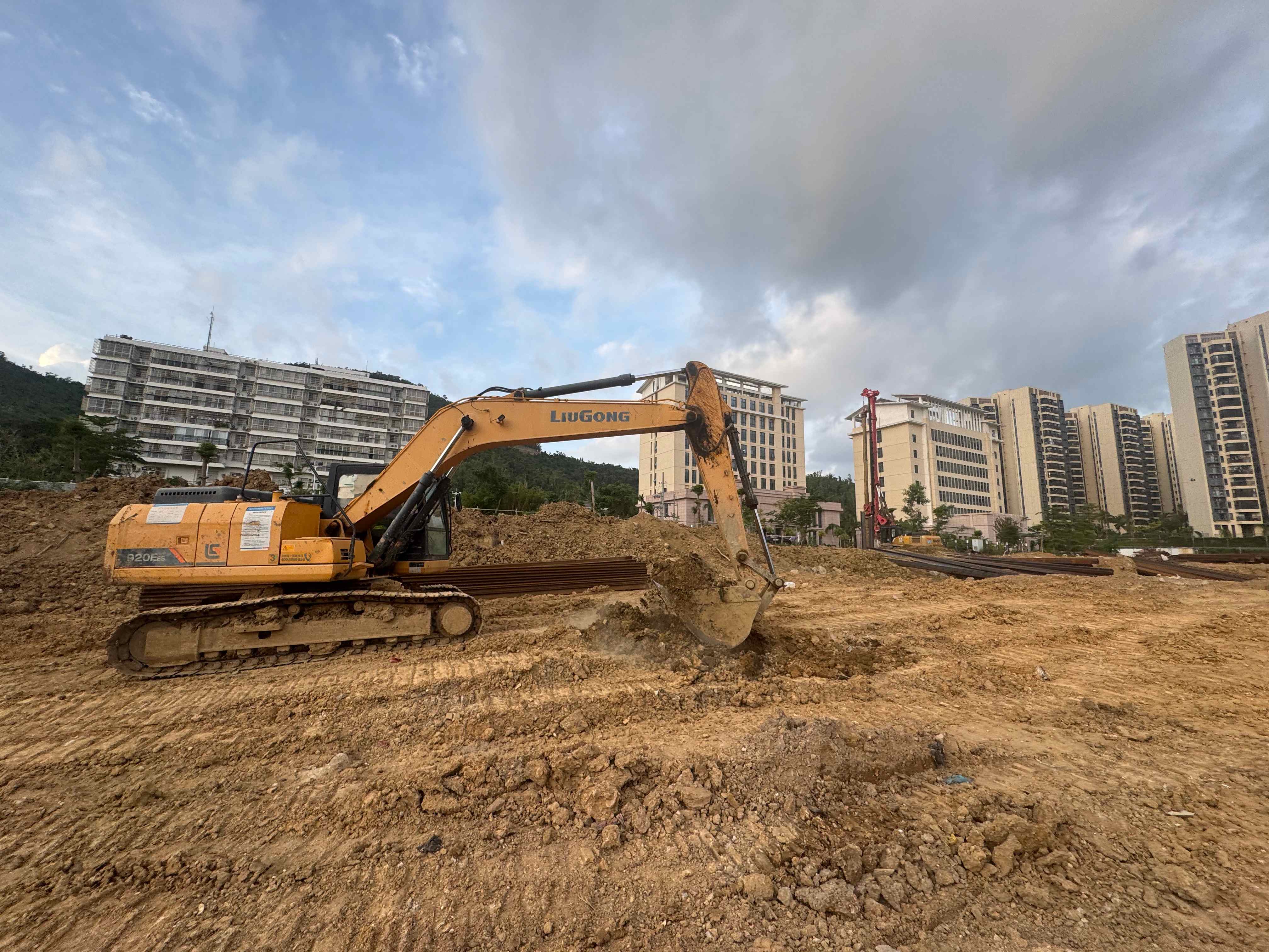 三亚临春片区D-09-02地块项目桩基及支护工程2025.10.13-10.19施工剪影