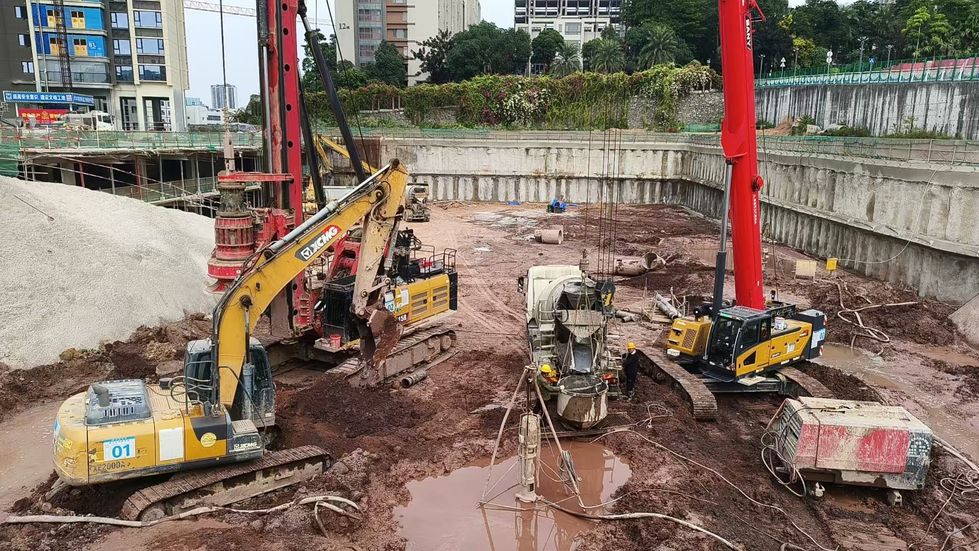 星河仲恺冠誉府21、22地块及洋里公园基坑支护工程2025.11.17-11.23施工剪影